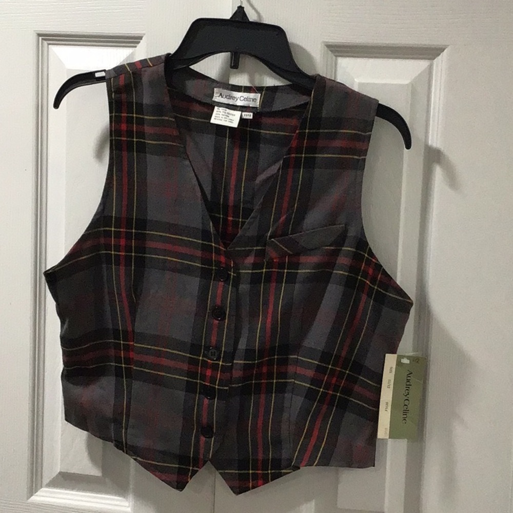 Black and Red Plaid Vest Sleeveless Button-Up